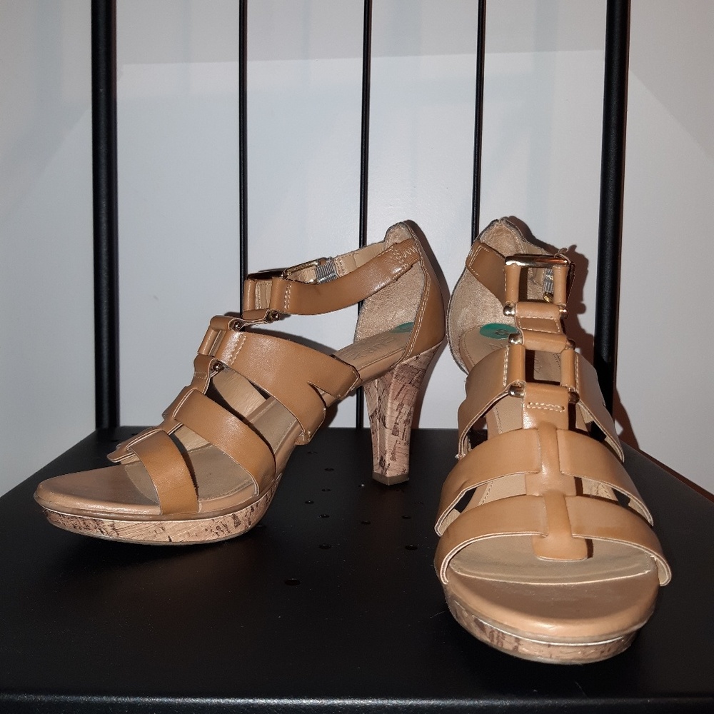 Strap leather heels